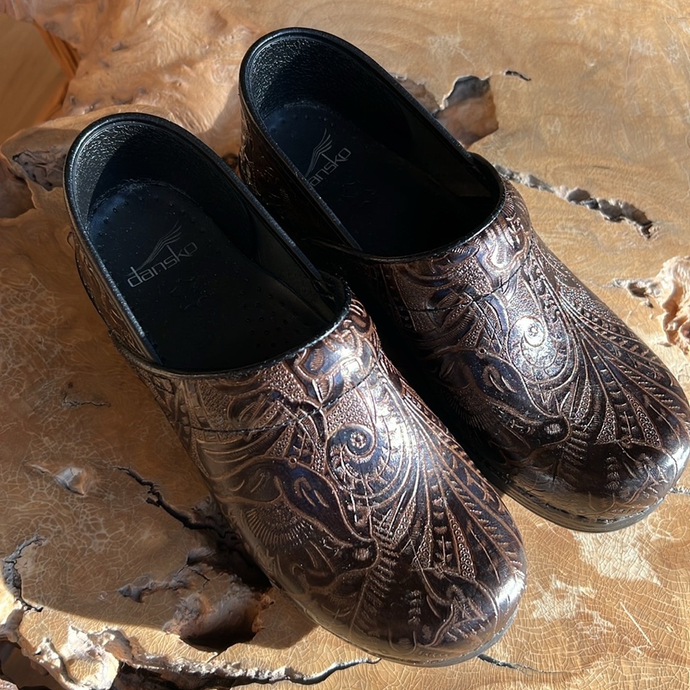 DANSKO Clogs Professional Floral Tooled Embossed Leather Size 38 Brown 7.5-8
